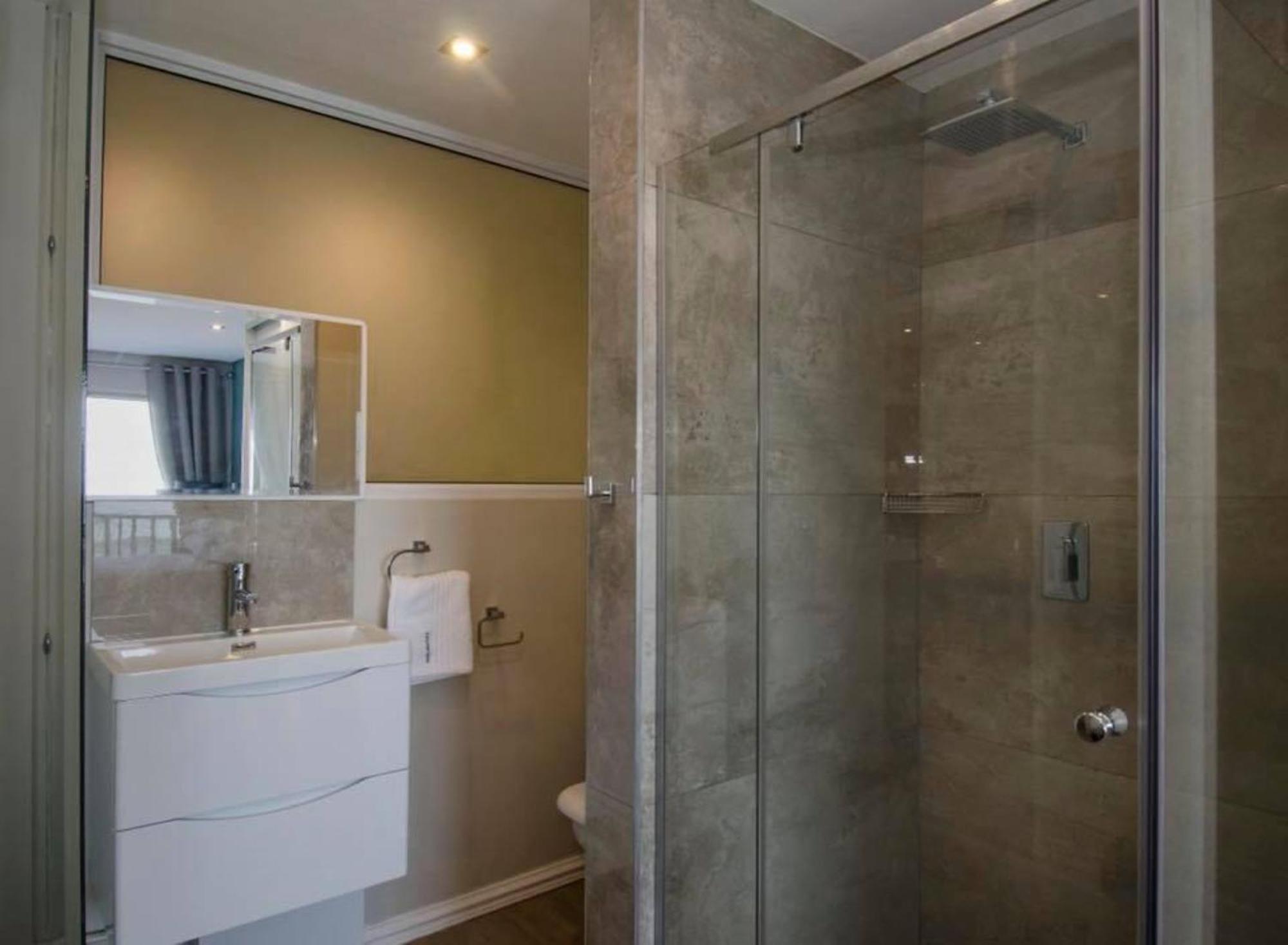 Apartamento 6 Dolphin Views La Mercy Beachfront Exterior foto